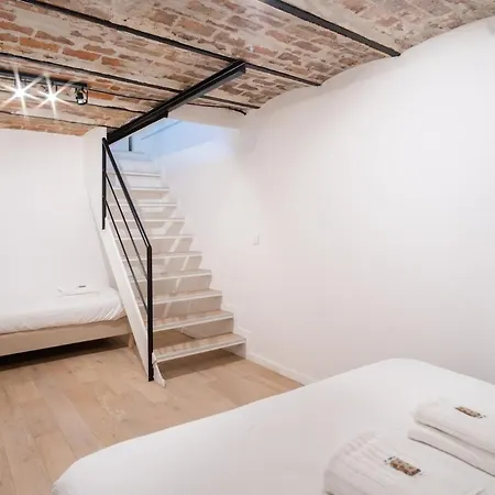 Charming 5 Minutes From La Defense